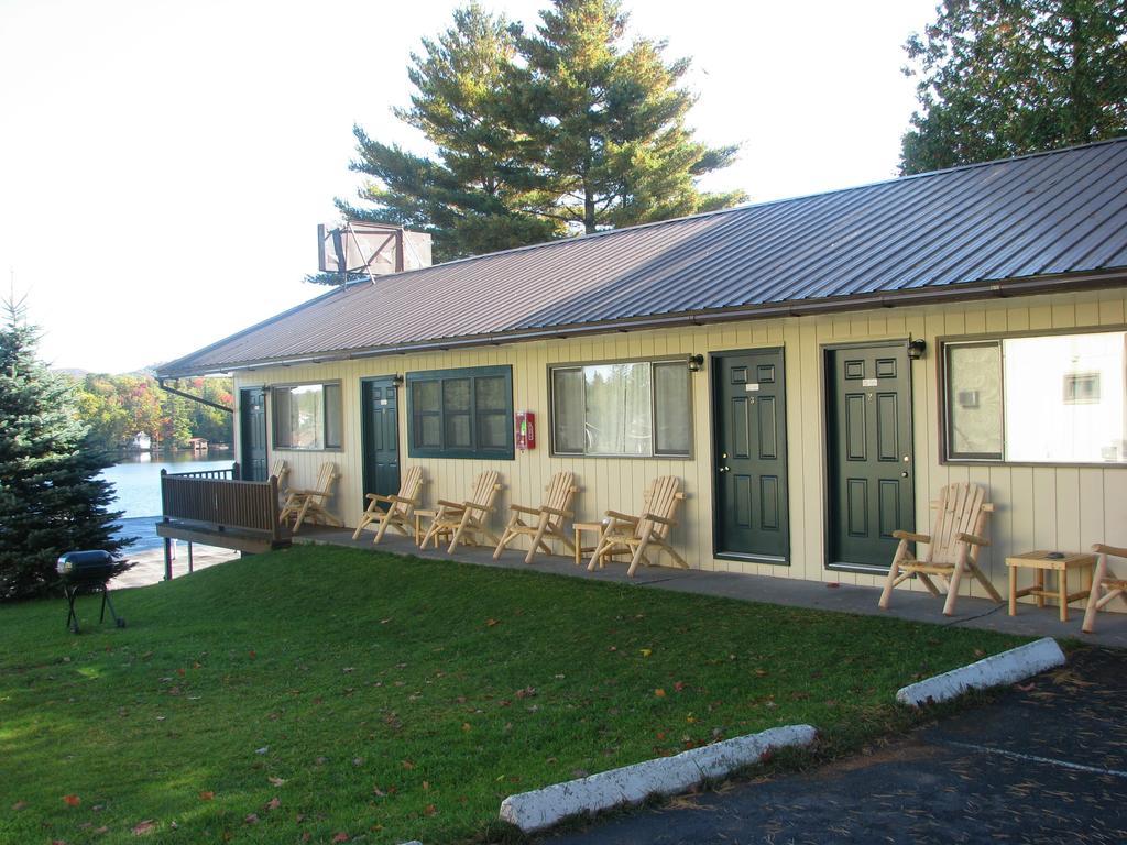 Pine Knoll Lakeside & Motel 3*